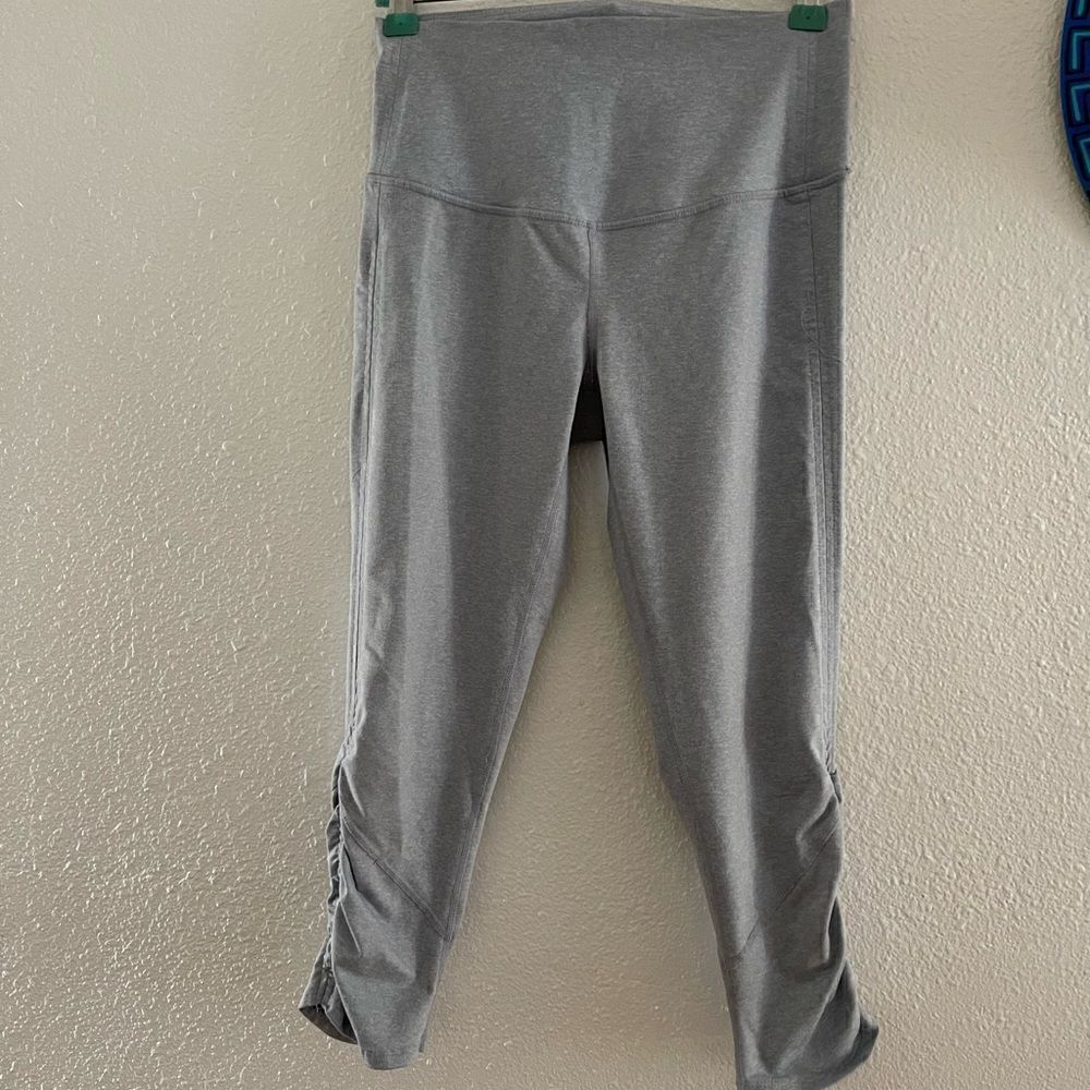 Like new zella grey leggings size small